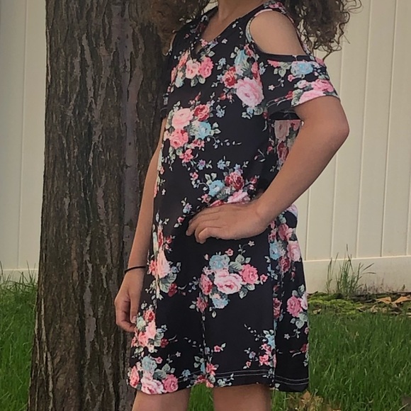 Cold Shoulder Dress The June Floral on Black - Picture 8 of 8